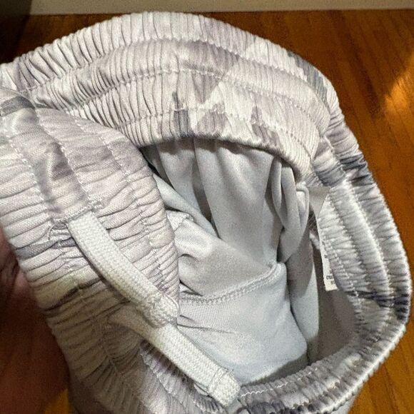 Adidas Men's White and Gray Camo Athletic Shorts - Picture 5 of 5